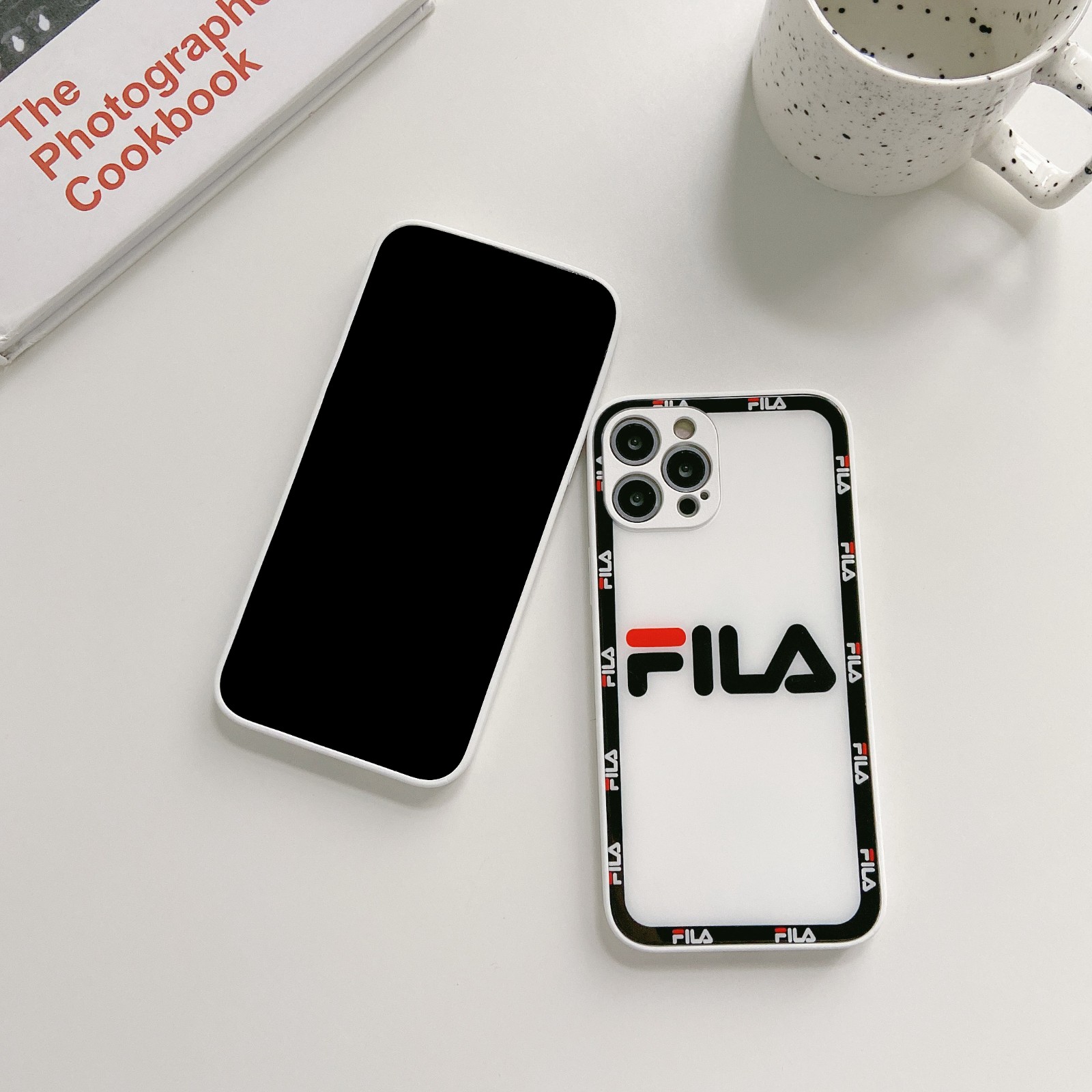 アイホン12/12promax光沢感カバーFILA