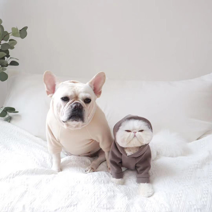 シャネル ロゴ付き